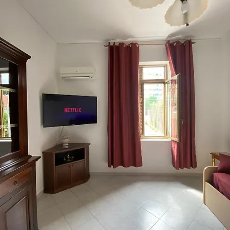 Apartamento Pulcinella's Nest Vicino Centro Storico Di Nápoles